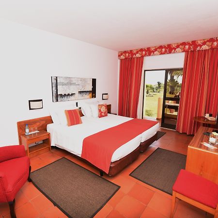 Praia Da Lota Resort - Beachfront Hotel Manta Rota Exterior photo