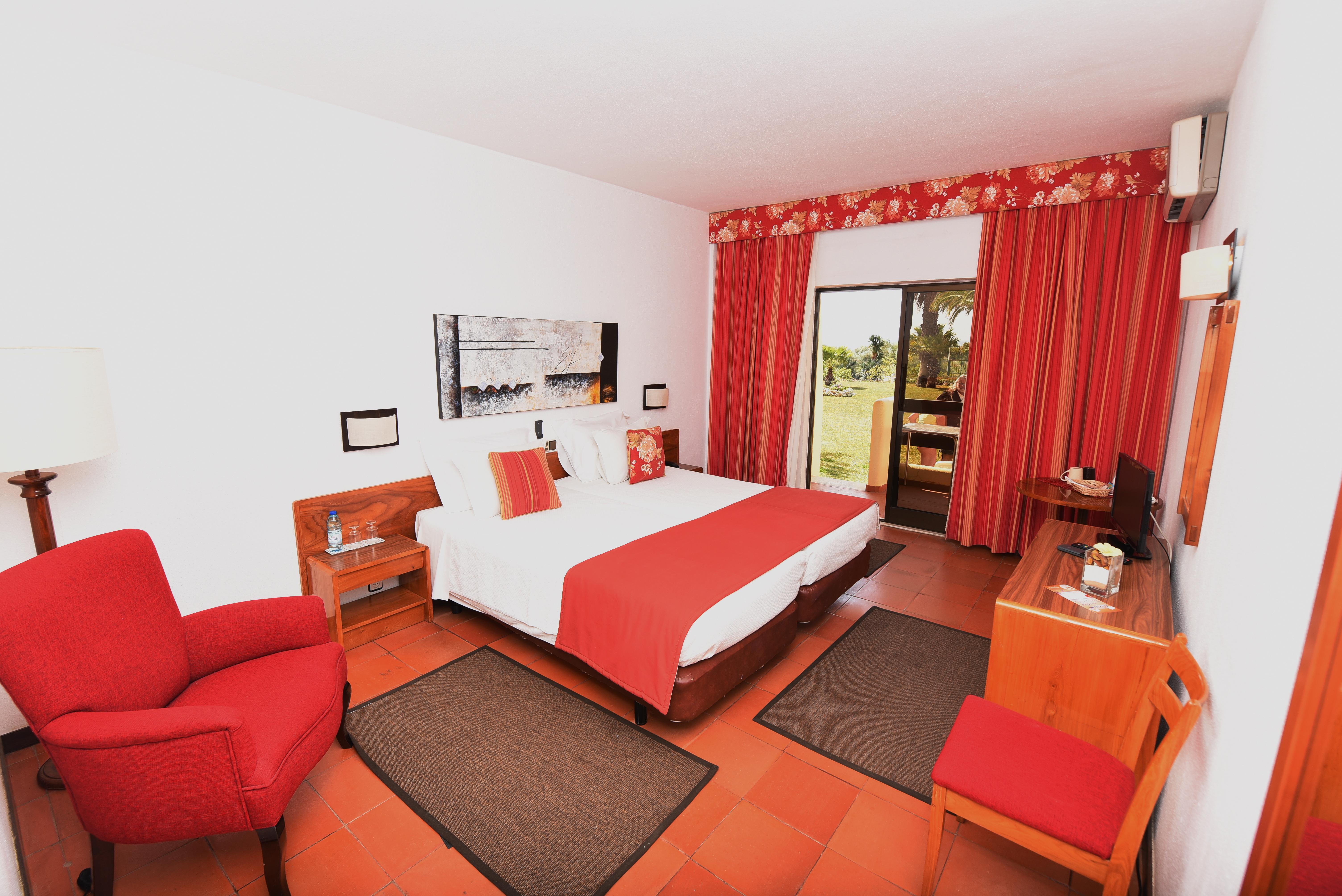 Praia Da Lota Resort - Beachfront Hotel Manta Rota Exterior photo