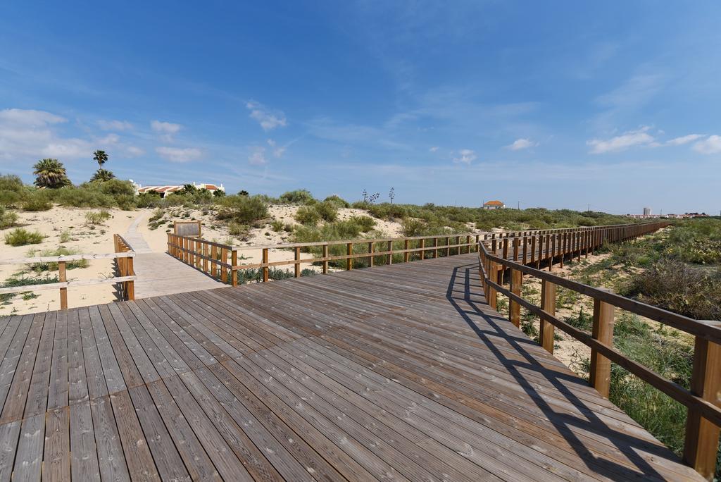 Praia Da Lota Resort - Beachfront Hotel Manta Rota Exterior photo